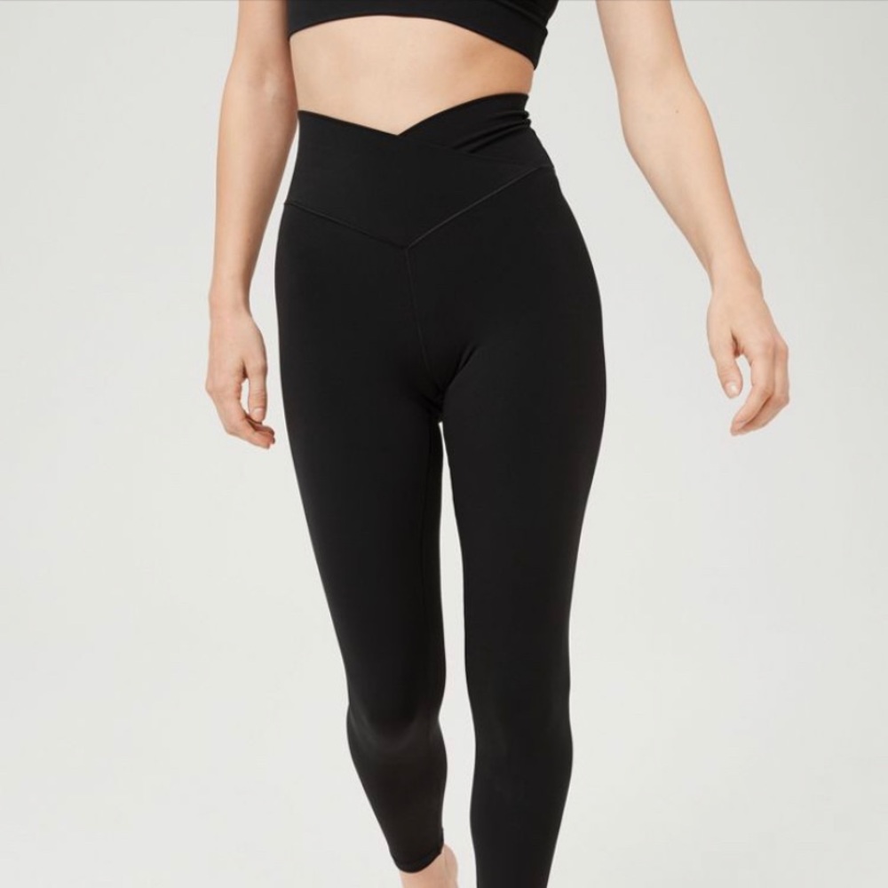 Offline Real Me High Waisted Crossover Legging